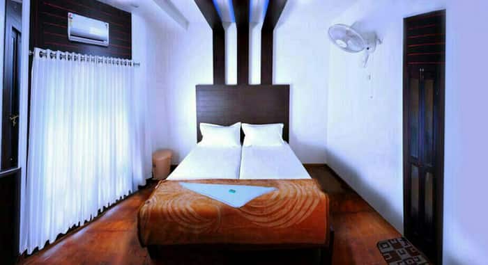 Lake Land Cruise Super Luxury House Boat, Alleppey 1